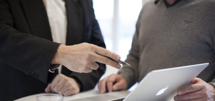 consulting, edp, businessman-3031678.jpg